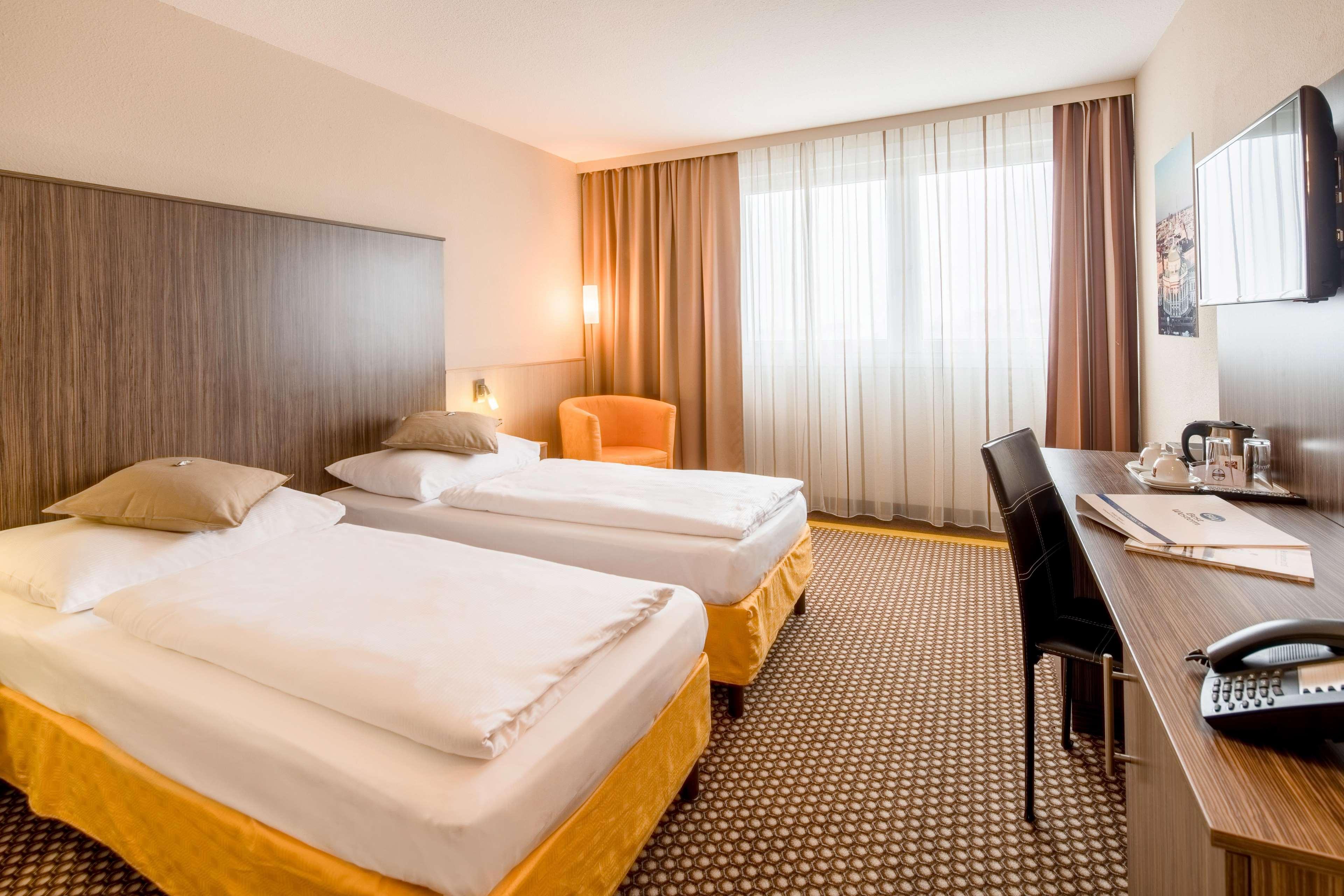 Best Western Smart Hotel Vösendorf Exteriör bild